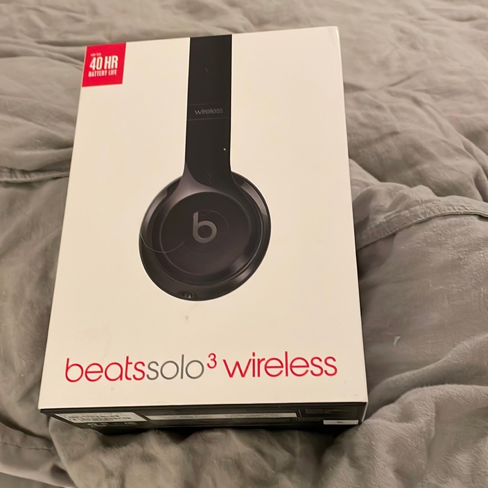 New in box Beats Solo 3 wireless headphones